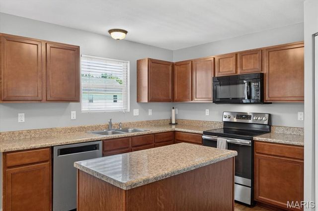 627 Hunt Run Drive, Wentzville, MO 63385