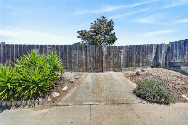 3182 Vista Del Camino, Marina, CA 93933