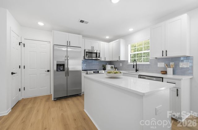 4611 Rock Stream Drive, Charlotte, NC 28269
