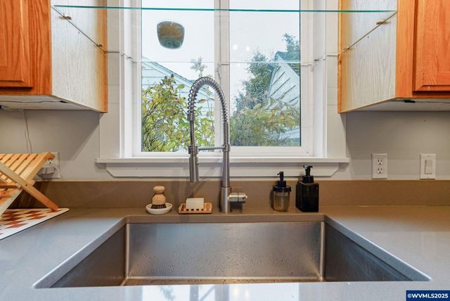 1575 19th St NE, Salem, OR 97301