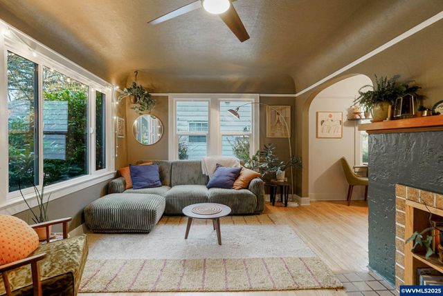 1575 19th St NE, Salem, OR 97301