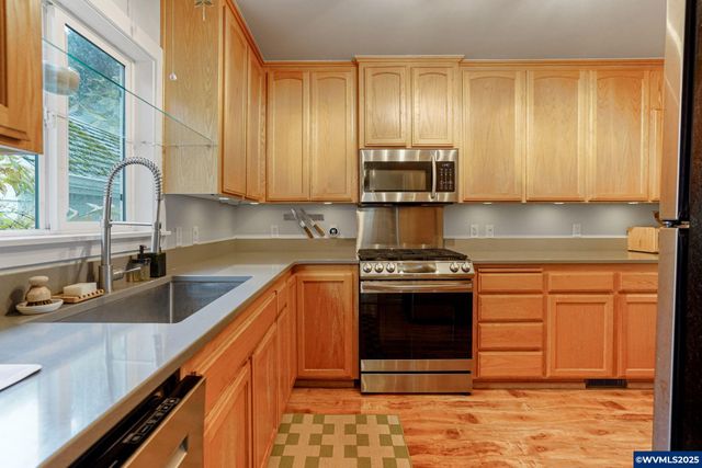 1575 19th St NE, Salem, OR 97301