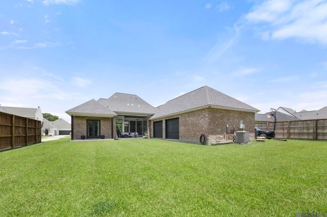 36365 Royal Oak Dr, Prairieville, LA 70769