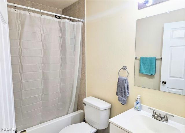 526-600 Skyline BLVD, Cape Coral, FL 33991