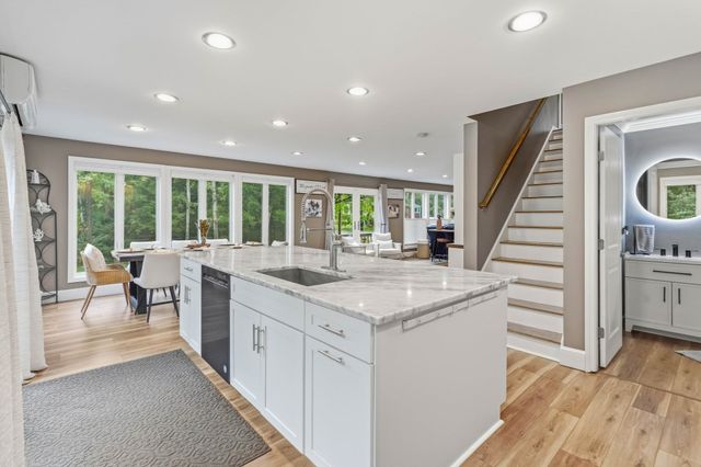 111 Ferry Rd, Salisbury, MA 01952