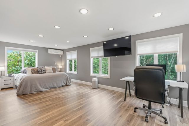 111 Ferry Rd, Salisbury, MA 01952