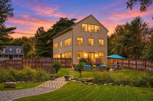 111 Ferry Rd, Salisbury, MA 01952