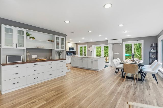 111 Ferry Rd, Salisbury, MA 01952