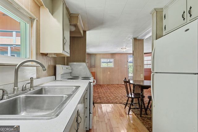 138 Taylors Chapel Road, Rabun Gap, GA 30568
