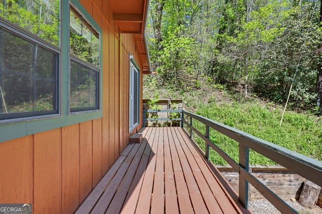 138 Taylors Chapel Road, Rabun Gap, GA 30568