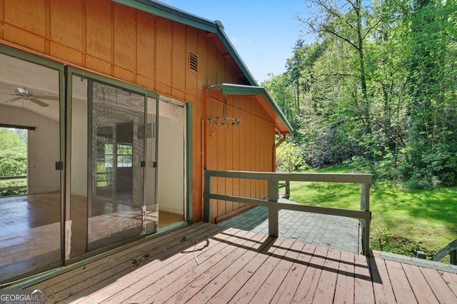 138 Taylors Chapel Road, Rabun Gap, GA 30568