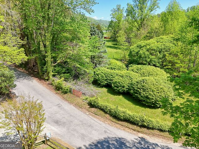 138 Taylors Chapel Road, Rabun Gap, GA 30568