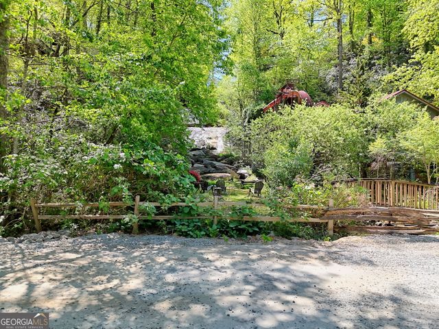 138 Taylors Chapel Road, Rabun Gap, GA 30568
