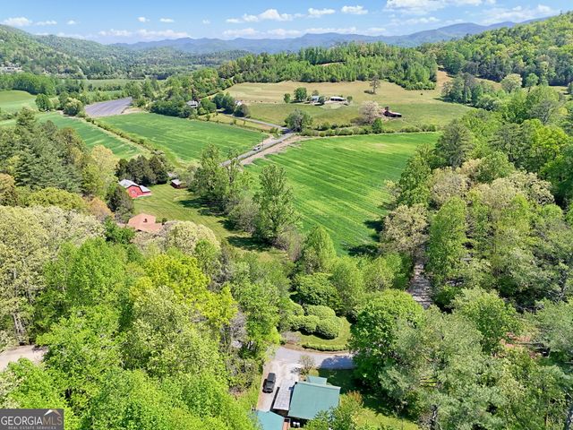 138 Taylors Chapel Road, Rabun Gap, GA 30568