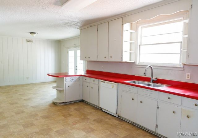 2722 Fairmont Road, Montgomery, AL 36111