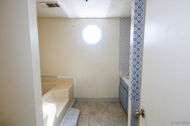 2722 Fairmont Road, Montgomery, AL 36111