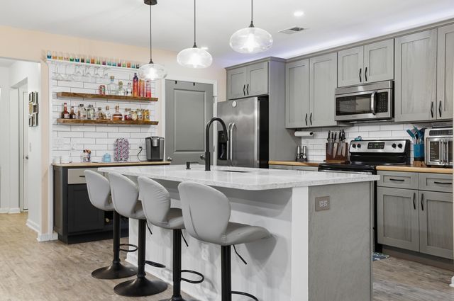 100 Oak Leaf Dr., Longs, SC 29568