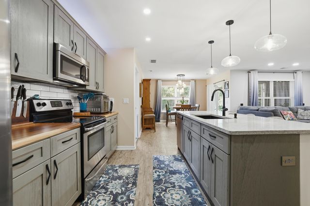 100 Oak Leaf Dr., Longs, SC 29568