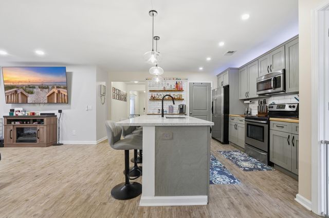 100 Oak Leaf Dr., Longs, SC 29568
