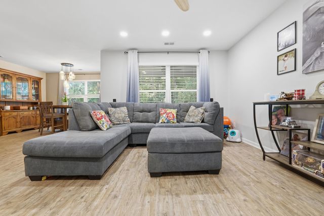 100 Oak Leaf Dr., Longs, SC 29568