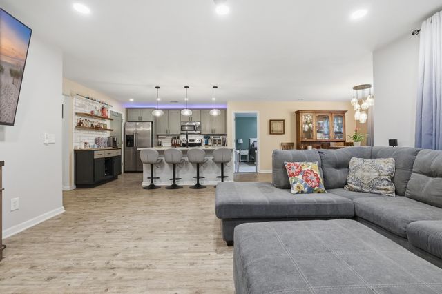 100 Oak Leaf Dr., Longs, SC 29568