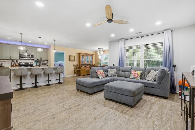 100 Oak Leaf Dr., Longs, SC 29568