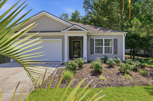 100 Oak Leaf Dr., Longs, SC 29568
