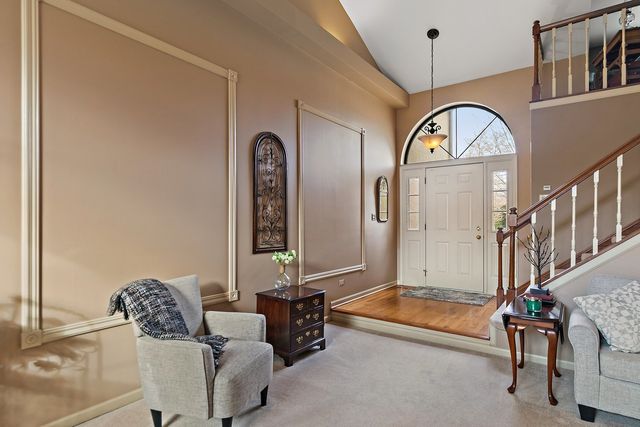 164 Chatsworth Circle, Schaumburg, IL 60194