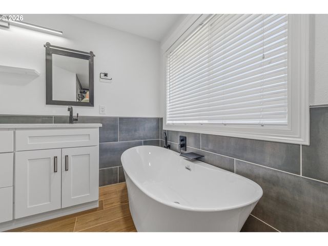 4713 Ne 48TH St, Vancouver, WA 98661