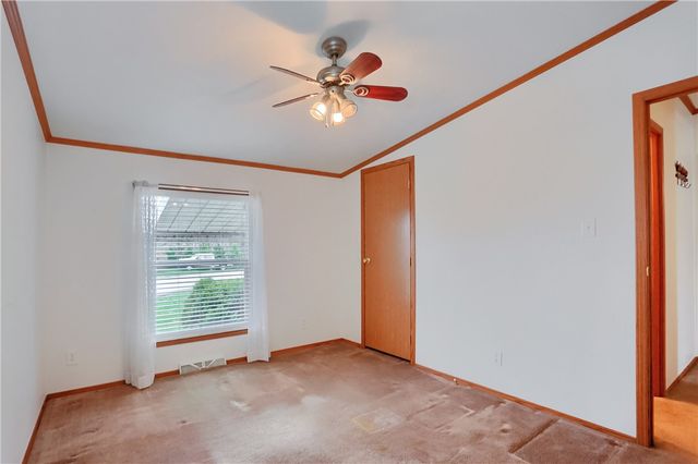 903 Chester Dr, Cranberry Twp, PA 16066