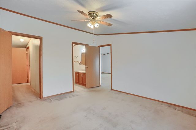 903 Chester Dr, Cranberry Twp, PA 16066