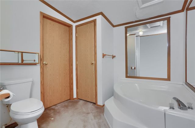 903 Chester Dr, Cranberry Twp, PA 16066