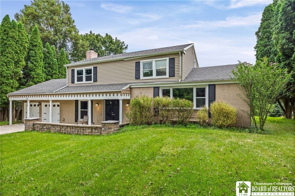 84 Deer Creek Road, Pittsford, NY 14534