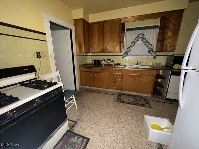 2692 Taft Avenue, Youngstown, OH 44502