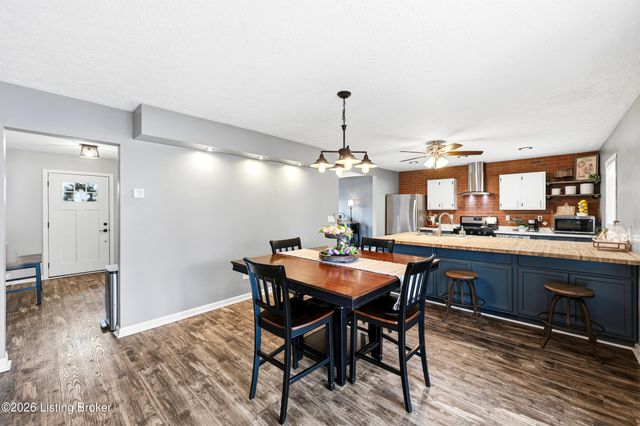 7207 Hollow Creek Rd, Louisville, KY 40228