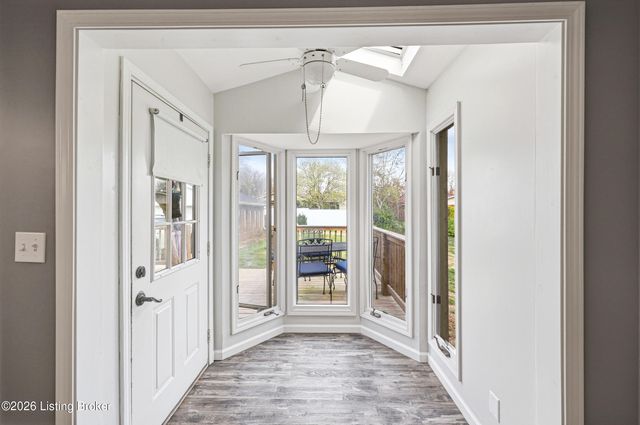 7207 Hollow Creek Rd, Louisville, KY 40228