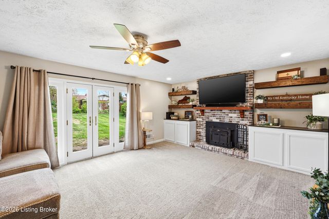 7207 Hollow Creek Rd, Louisville, KY 40228