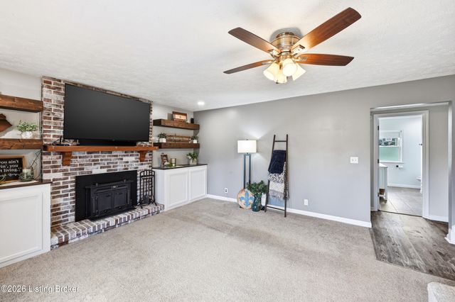 7207 Hollow Creek Rd, Louisville, KY 40228