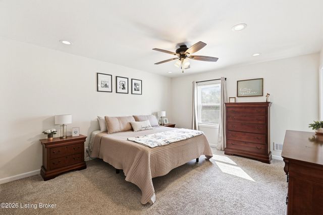 7207 Hollow Creek Rd, Louisville, KY 40228