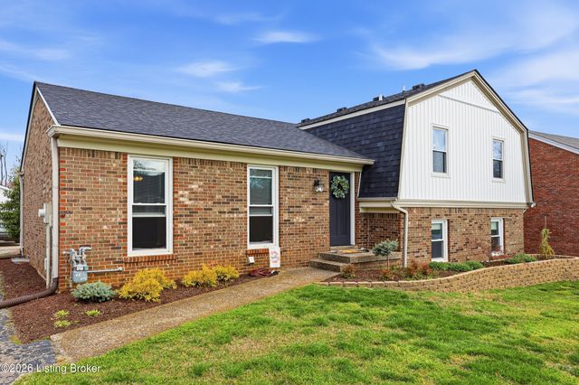 7207 Hollow Creek Rd, Louisville, KY 40228