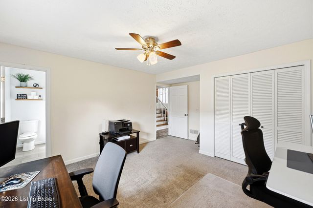 7207 Hollow Creek Rd, Louisville, KY 40228