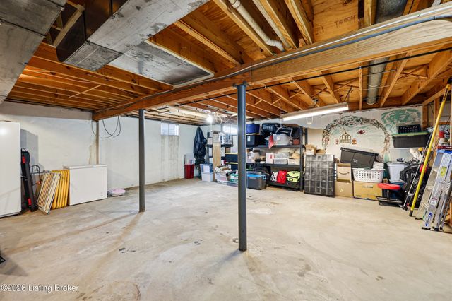 7207 Hollow Creek Rd, Louisville, KY 40228