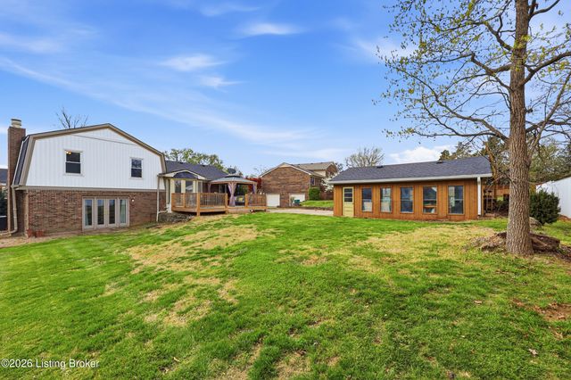 7207 Hollow Creek Rd, Louisville, KY 40228