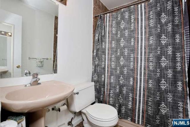290 Hamilton Place 4, Hackensack, NJ 07601