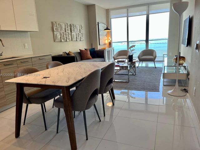 1300 Brickell Bay Dr 2307, Miami, FL 33131
