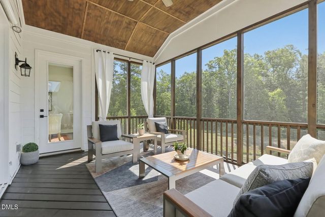 105 River Ledge Drive, Holly Springs, NC 27540