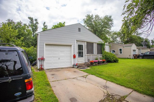 2020 S Saint Clair, Wichita, KS 67213