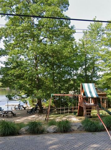 37 Saw Mill Road, Putnam Valley, NY 10579