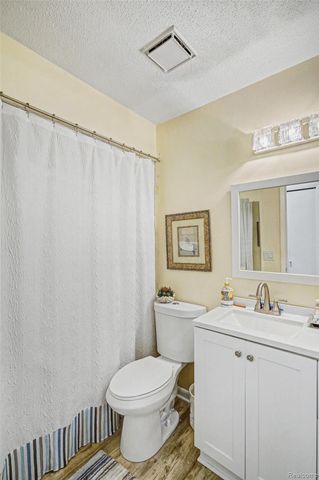 2521 White Oak Place, Flint Charter Township, MI 48532