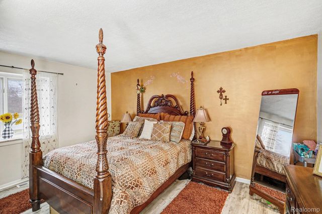 2521 White Oak Place, Flint Charter Township, MI 48532